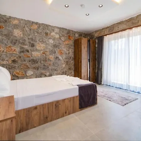 Villa Rose Stone *